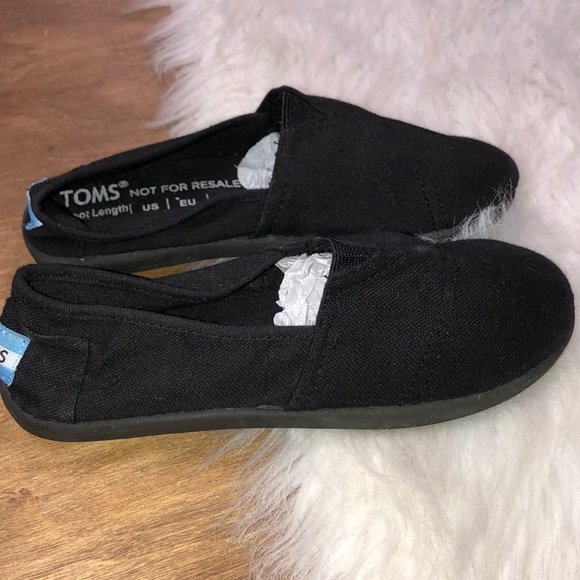 black toms size 5